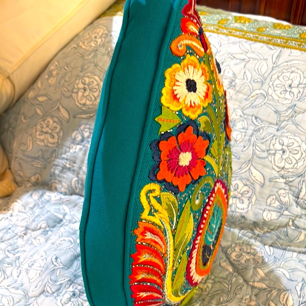 NWOT- Colorful Embroidered Teardrop Accent Pillow, unique, perfect condition - Picture 4 of 16